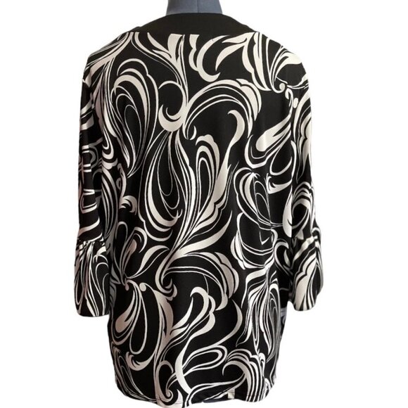 DRESS BARN WOMAN Black White Tunic Top Size 18/20 Swirls Keyhole CareerMade USA - Picture 2 of 12